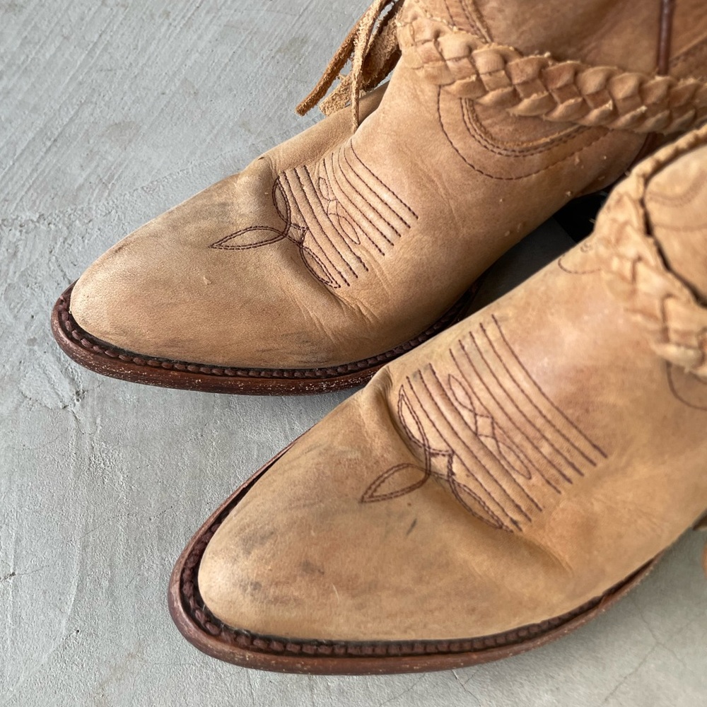 Shyanne | Embroidered Cowgirl Boots - Picture 3 of 8